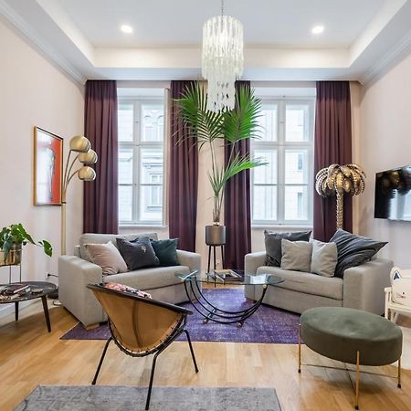 Bpr Adagio Design Home With A/C Budapest Bagian luar foto