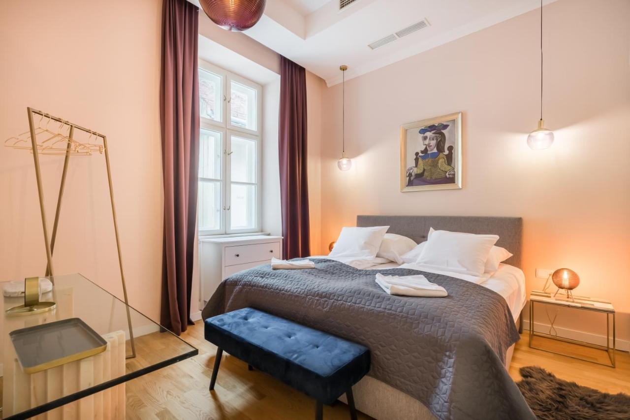 Bpr Adagio Design Home With A/C Budapest Bagian luar foto