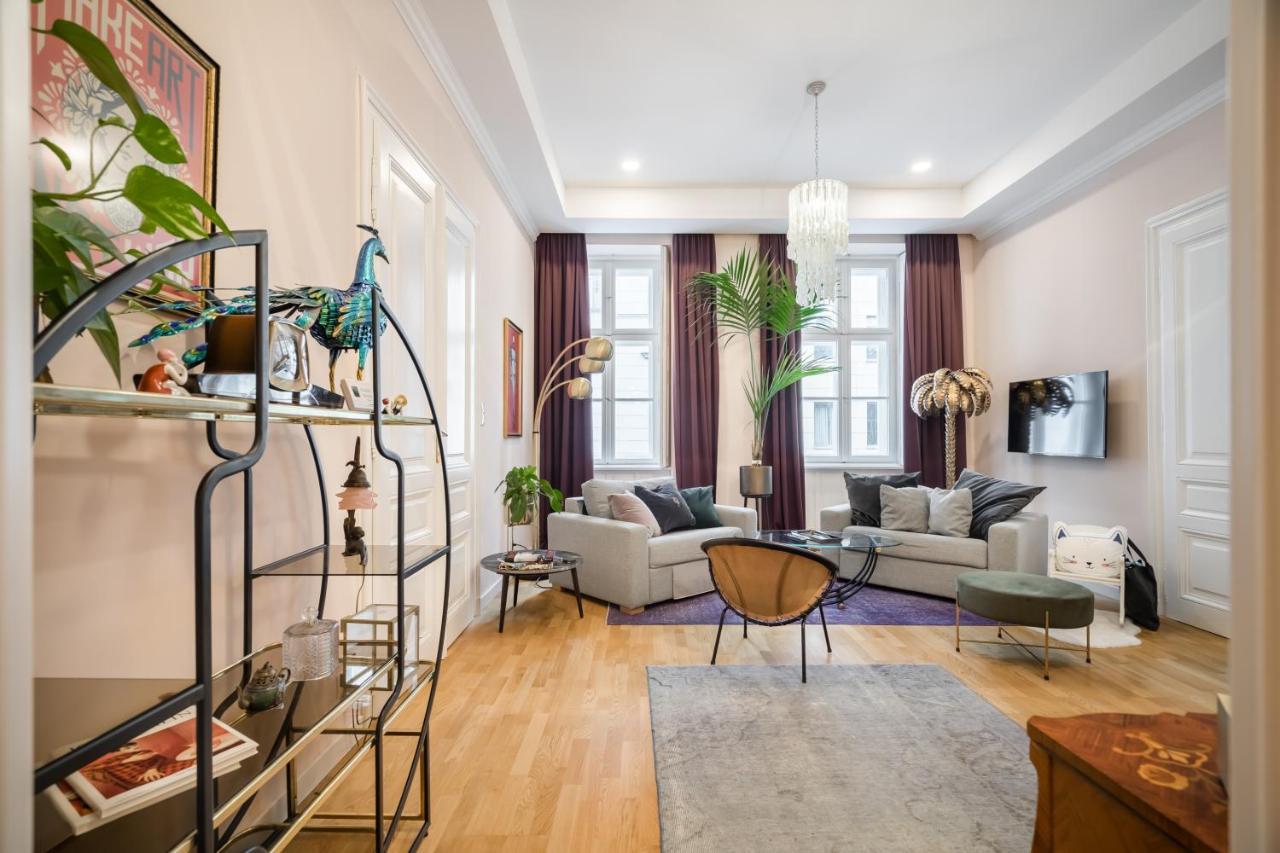 Bpr Adagio Design Home With A/C Budapest Bagian luar foto