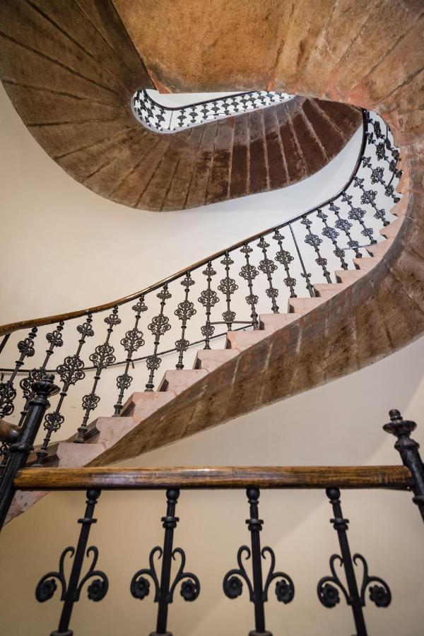 Bpr Adagio Design Home With A/C Budapest Bagian luar foto