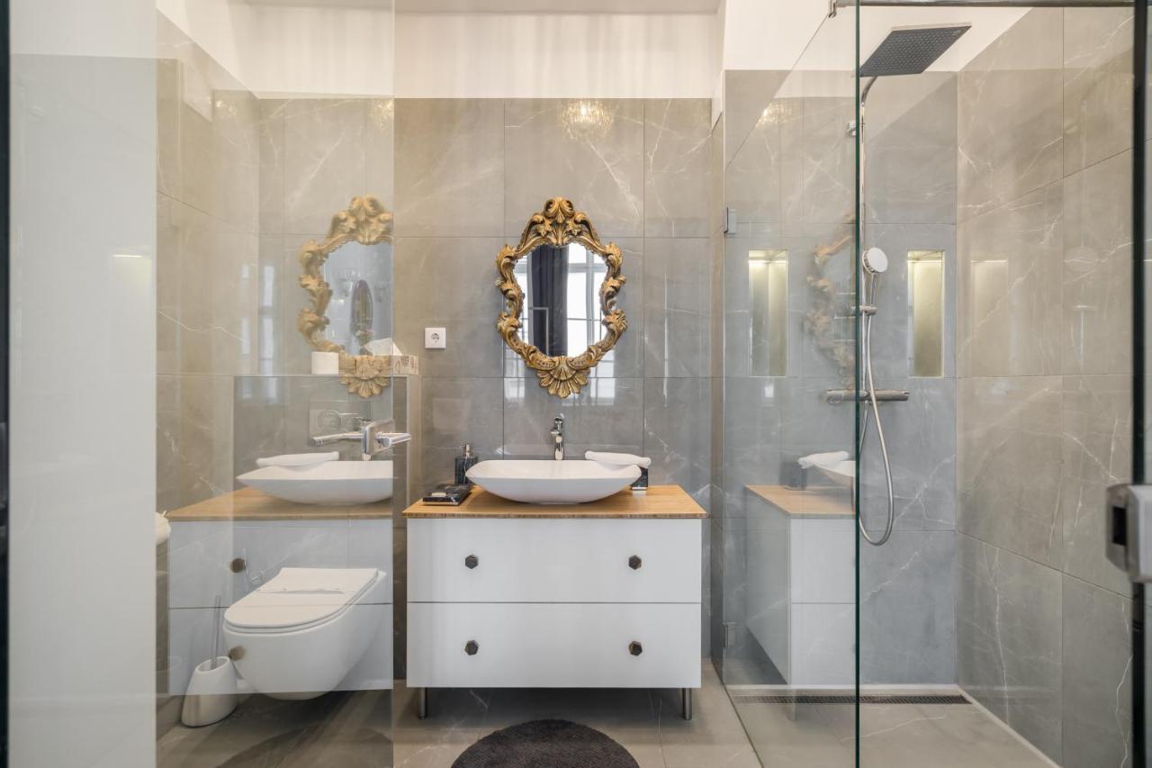 Bpr Adagio Design Home With A/C Budapest Bagian luar foto