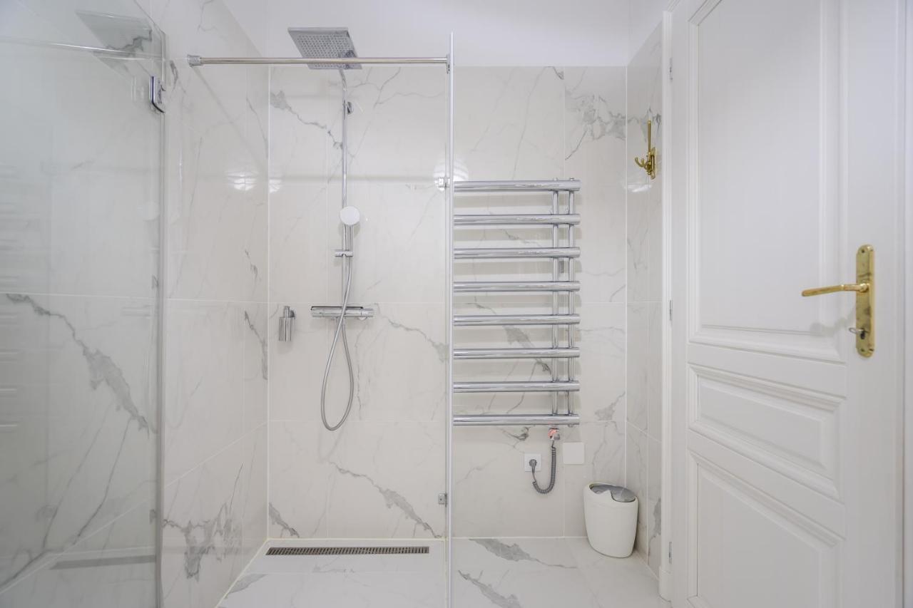 Bpr Adagio Design Home With A/C Budapest Bagian luar foto