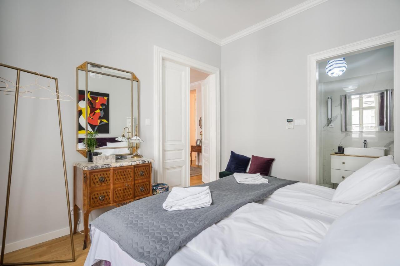Bpr Adagio Design Home With A/C Budapest Bagian luar foto